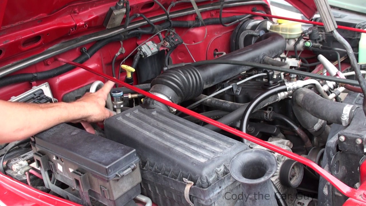 00 Jeep Wrangler ac low pressure location and capacity - YouTube