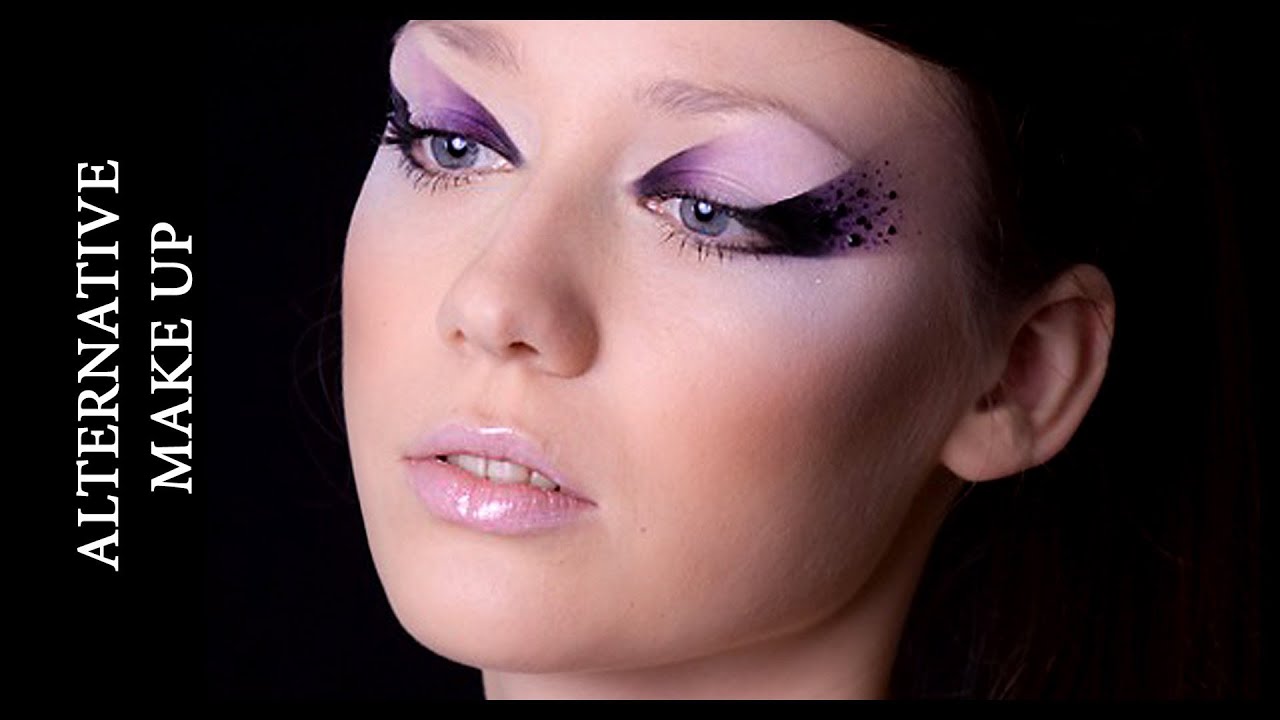 Alternative Make Up In Violet Color