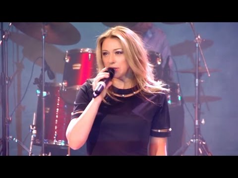 Шәуеттегі кисканың мастурбациясы Әпкесі інісінің жыныс мүшесін көріп, порно көргісі келді