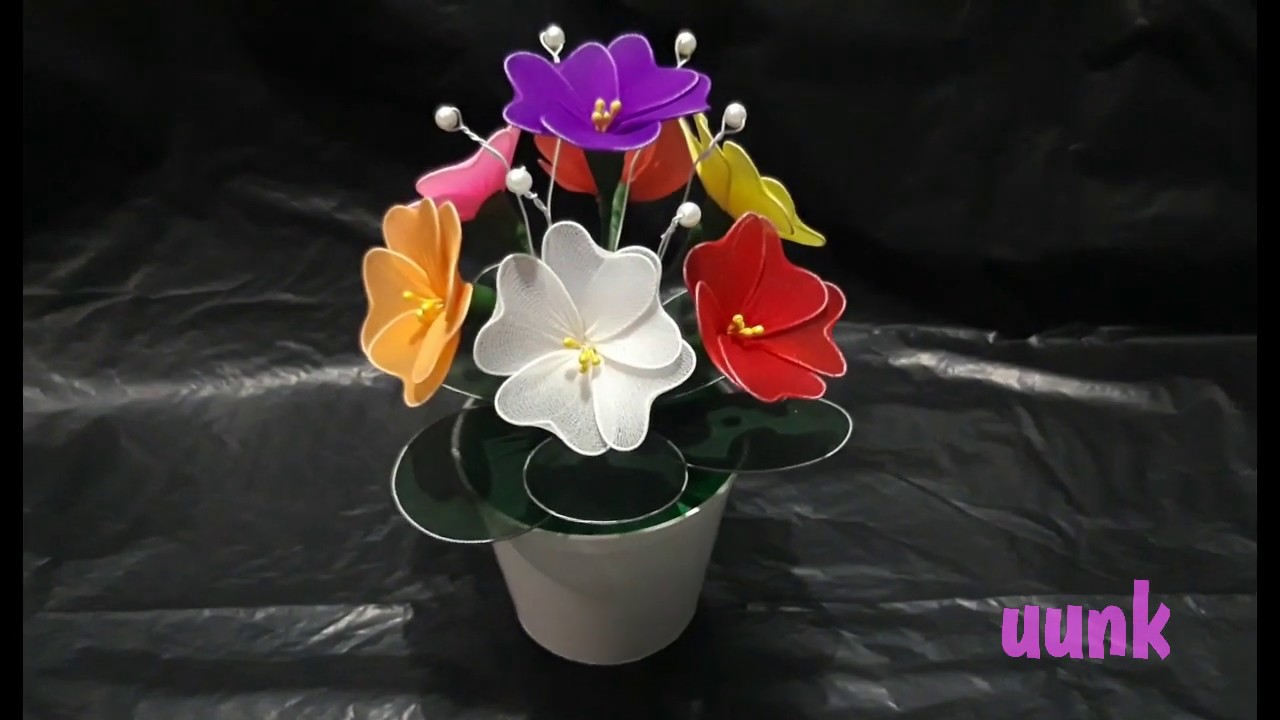 Bunga kelopak hati warna warni dari bahan stoking nylon 