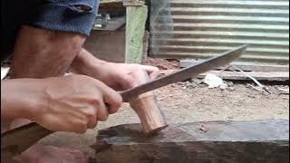 membuat gasing dari kayu ulin khas kalimantan | traditional toys