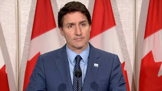Justin Trudeau reacts to being surrounded by protesters | 'It's not about me'