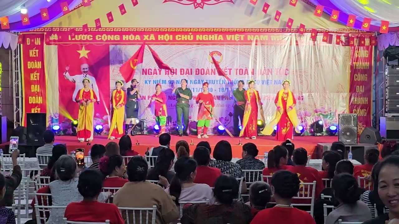 Đội dân phố cữ múa ngày hội đại đoàn kết dân tộc .2025.