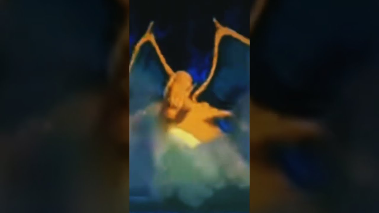 Fight between Chalizard and Mewtwo