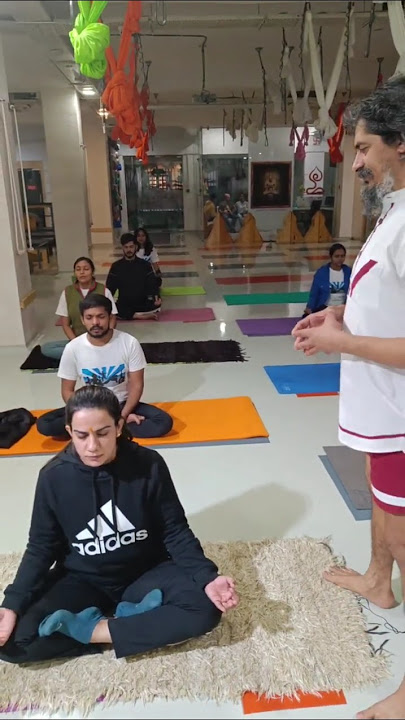 Meditation classes With Om Chanting #om #shorts #yogahealth