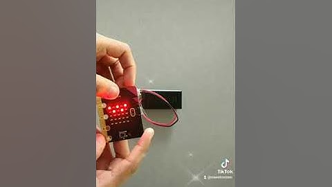 Uso de Variables y entradas en el editor simulador de Makecode Microbit