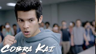 Cobra Kai | Miguel Fights Kyler Resimi