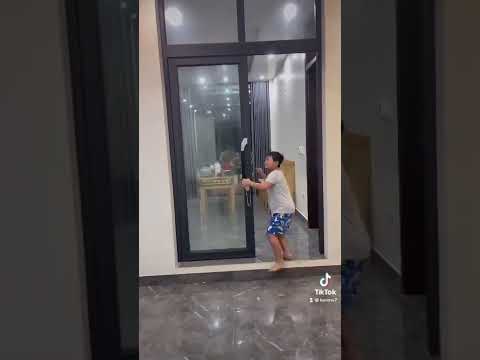 Video Cửa nhôm trượt quay 2 cánh sử dụng Sướng như thế nào. - youtube