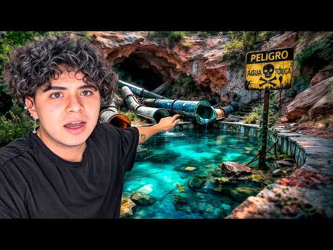 Exploring an ABANDONED Water Park at NIGHT