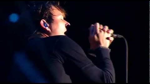 Blink 182 - Violence (LIVE @ Reading Festival 2010)