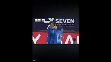 الخاطر منا ولافي جريح يساند في روحه ويطيح 