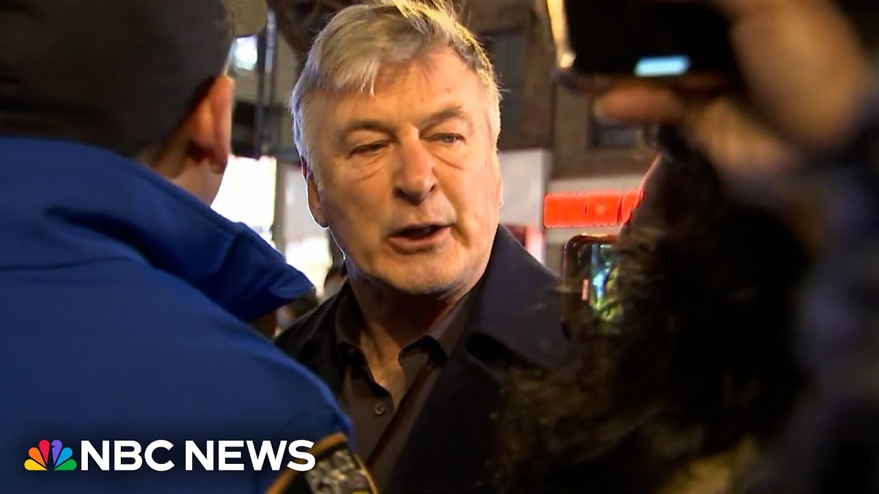 Alec Baldwin Clashes With Pro Palestinian Demonstrators Youtube