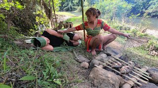 Primitive Life Ep 121 The girl cooked fish with the Aboriginal boy to eat well