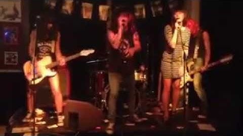 Bom Prò & Rockaway Bitches - Rockaway Beach (cover Ramones)