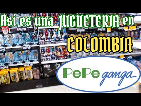 JUGUETERIA en COLOMBIA (PepeGanga) Con figuras de colección. Pasillos llenos de PLÁSTICO.