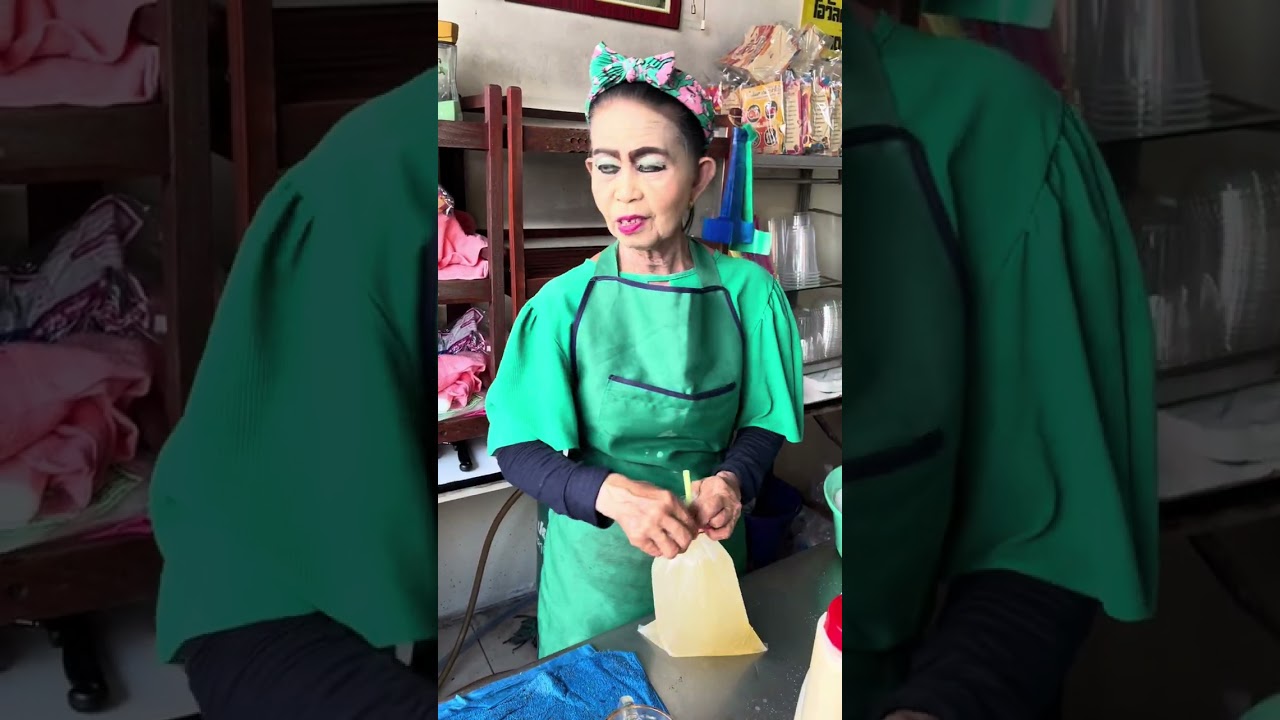 ป้านิด กาแฟโบราณ ถุงละ30฿ ร้านป้าปากแดง อยู่ถนนมหรรณพ แถวศาลเจ้าพ่อเสือ เสาชิงช้า