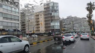 Rambla bajo la lluvia, de Punta Carretas a Carrasco, Motevideo Uruguay 2020.