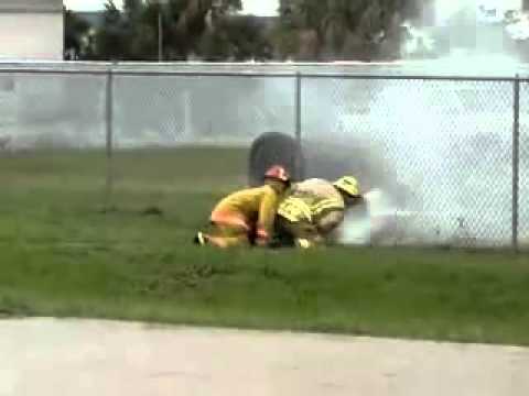 Fireman And Firehose Fail | Пожарные и шланг