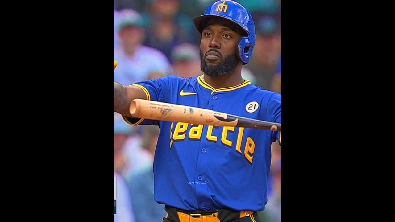 Look how Julio stared at the pitcher.🤯 #mlb #baseball #randyarozarena #sports