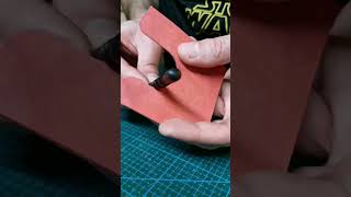 Jinx inspired Wallet - Arcanes Show wallet inspiration. Leathercraft
Do you recognise the inspiration?
My first entry to the #swarmwalletchallenge is a bit usual compared to what Im used to.
Meet the Jinx wallet inspired by the character of the same name from the fantastic animation design by @Fortiche_Prod on the #arcaneshow
The original Swarm Wallet pattern have been a little bit revisited to propose a split outside with a decorative cross stitching in the main colours of Jinx drawings.
The black accent is there to support the tortured Jinx drawings that have been made with Posca.
Dont ask about the blue leather, I had only this one at my disposal, but I found the structure interesting on this build.
The real challenge was to make straight seams but uneven edges for a more destructured aspect 😂
If I have some more time, Ill make a VI inspired wallet for a second entry.
#jinxarcane #jinxfanart #jinxleagueoflegends Jinx inspired Wallet - Arcanes Show wallet inspiration. Leathercraft