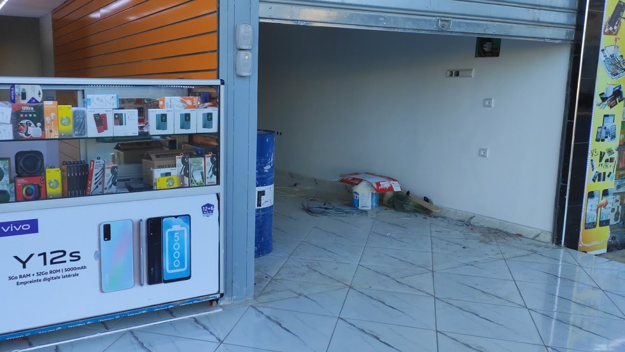 محل تجاري للكراء في طنجة گزناية على الطريق الرئيسي تمن همزة