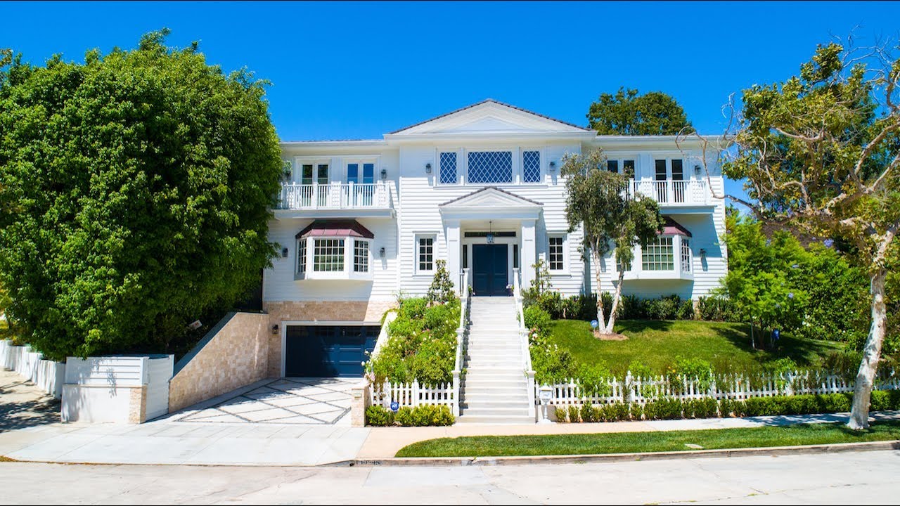 REAL ESTATE DRONE VIDEO IN CHEVIOT HILLS CALIFORNIA! YouTube