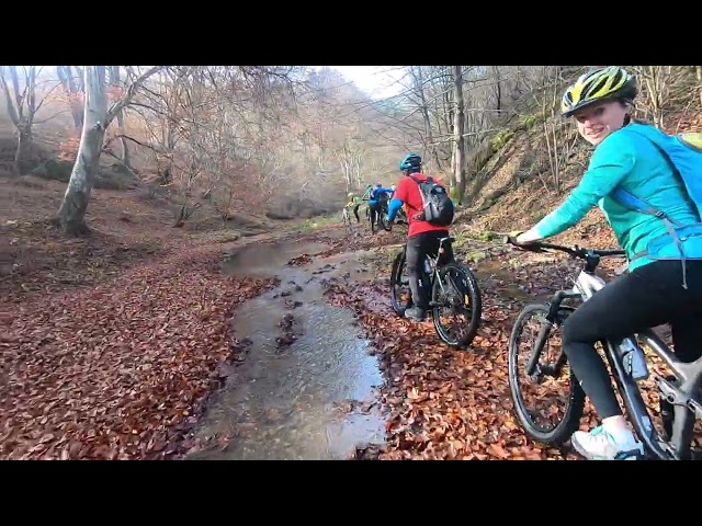Cu bicicleta pe Valea Rachișului, în Trascău, 6 Noiembrie  2022