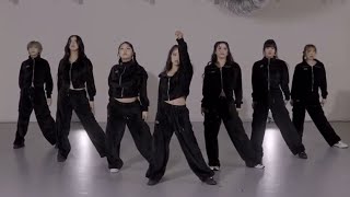 Hana Drop Dance Mirrored