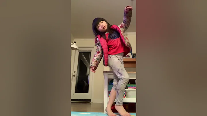 Just dance with Julie and the help of cats Encato ...