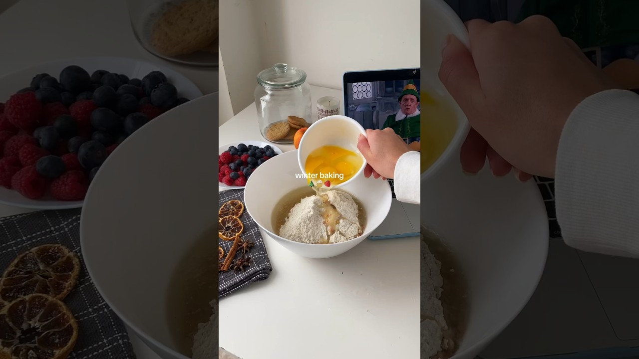 let’s make christmas muffins 👩🏼‍🍳 