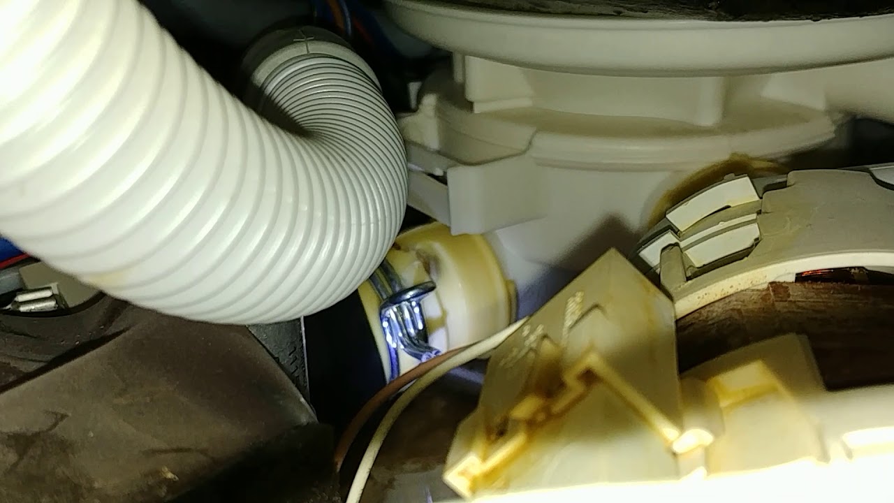 Geschirrspuler Privileg Fehler 30 Wasser Im Unterboden Youtube