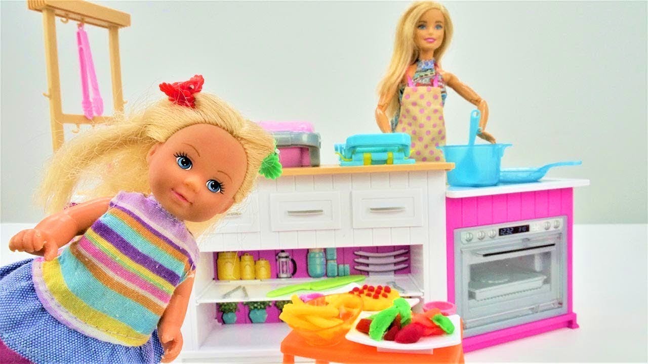 Barbie Baby Doll - Pretend Play Cooking 
