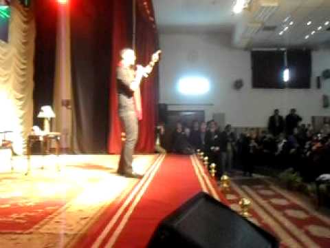 هشام الجخ وقصيدة مزق دفاترك القديمة كلها