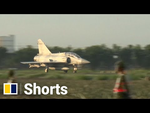 F-16 fighter jets land on highway in Taiwan during ?porcupine? war games #shorts