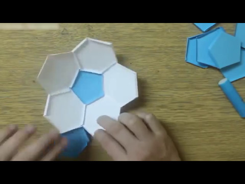 كيف تصنع كرة قدم حقيقية بإستعمال الورق   YouTube