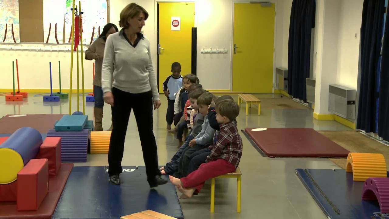 24323.55 - Les parcours d'activités motrices : 01 - Phase d'exploration en petite section