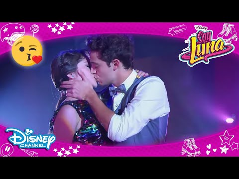 Soy Luna | İLK ÖPÜCÜK: LUNA 😘 MATTEO | Disney Channel Türkiye