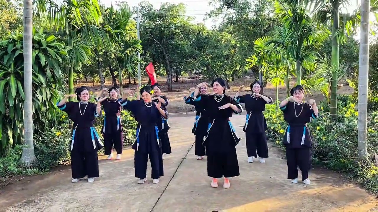 Tiếng khèn mùa ban nở | Nhóm Bờ Suối