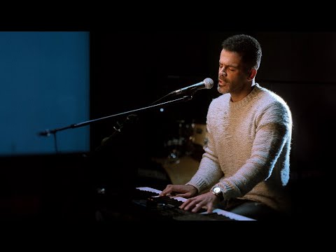 Sirvan Khosravi - Oon Rooza Ro Mikham (Piano and Vocal)