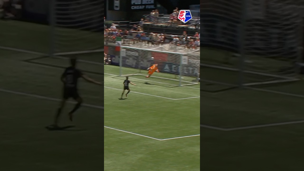 What a strike. What a save. 😮‍💨 Claudia Dickey 🧤 #nwsl #soccer #football