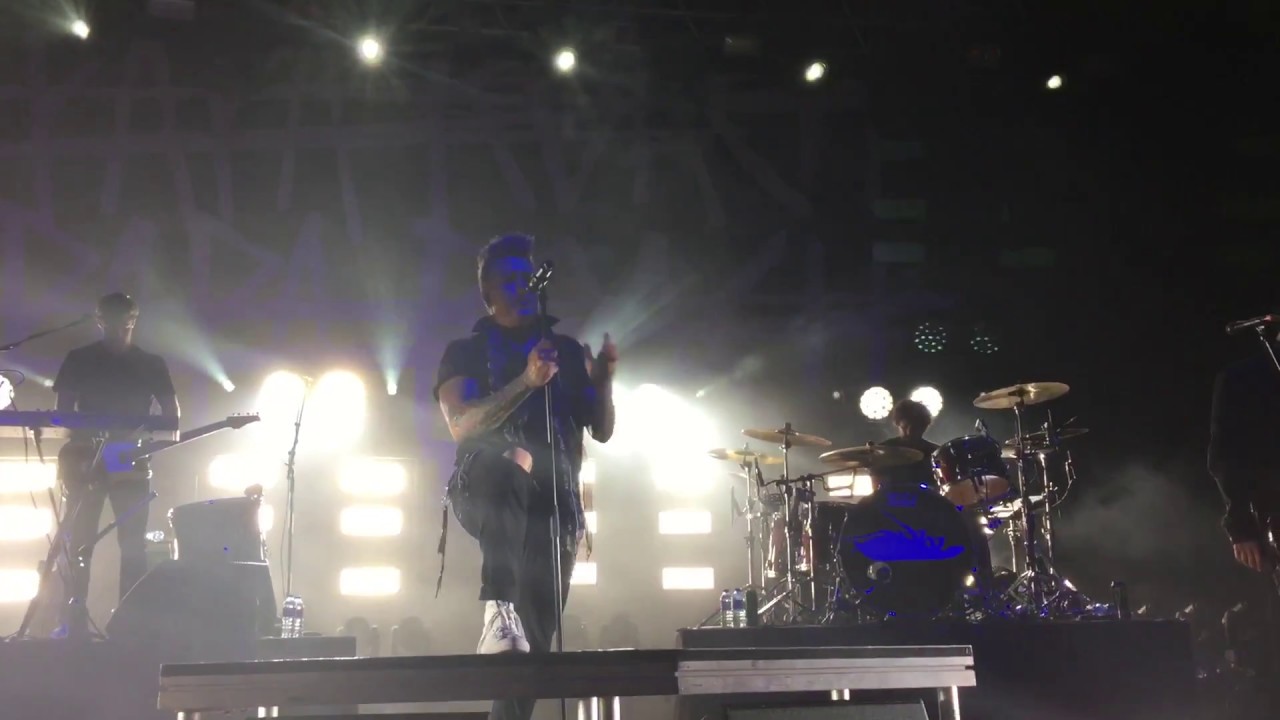 Papa Roach - Periscope live Prague 2017 camera iphone 8 plus apk