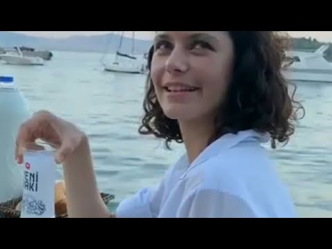 BEREN SAAT'in ÖZEL Görüntületi (Arkadaşları ile Alem Yapıyor)2020/Yeni❤