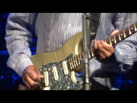 Robert Cray Band - Right Next Door (Because Of Me) - Niagara Falls, NY - November 11, 2016