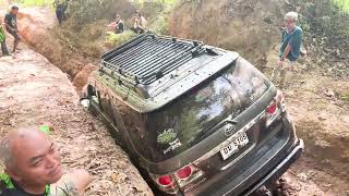 Off-Road Driver Powers Through Muddy Ditch by Viral Press 441 views 5 months ago 1 minute, 36 seconds