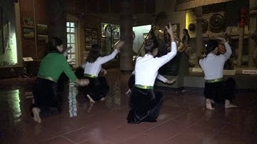 Múa dân tộc Khơ Mú - Bảo tàng văn hóa  dân tộc việt nam