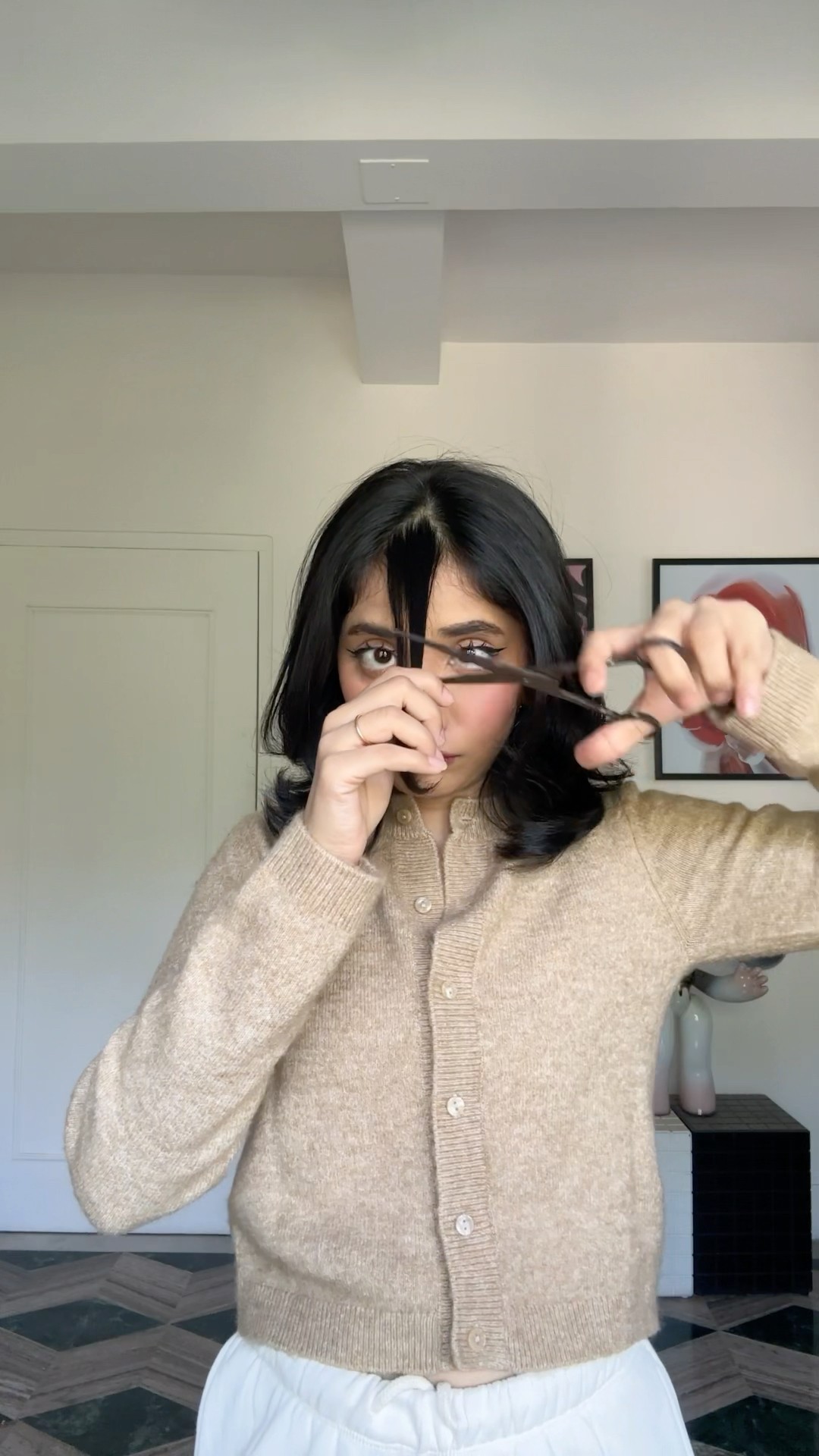 Cutting bangs