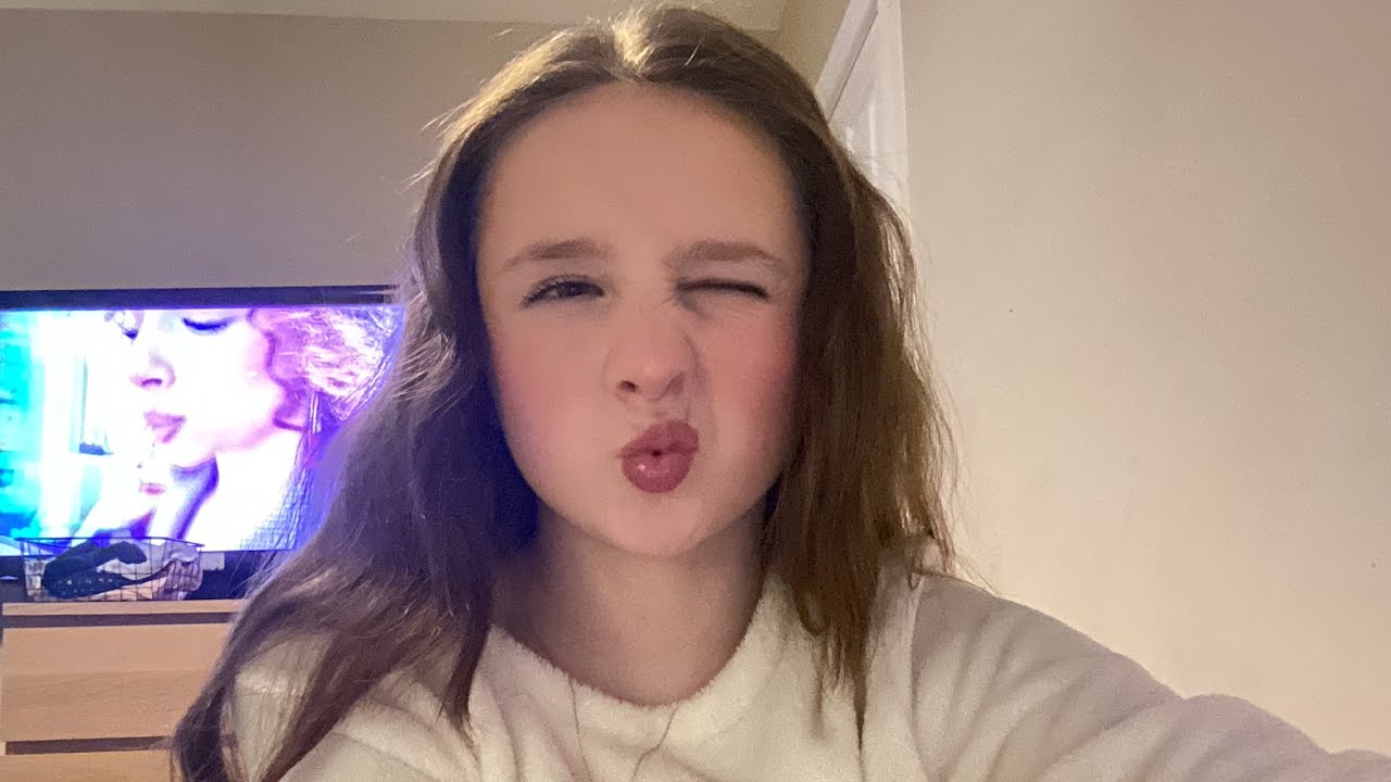 Doing Ellianna kalogeras makeup routine 