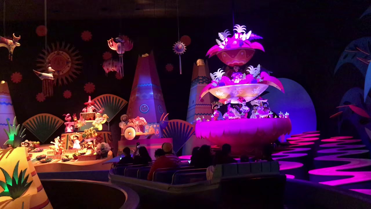 It’s a small world // Hong Kong Disneyland