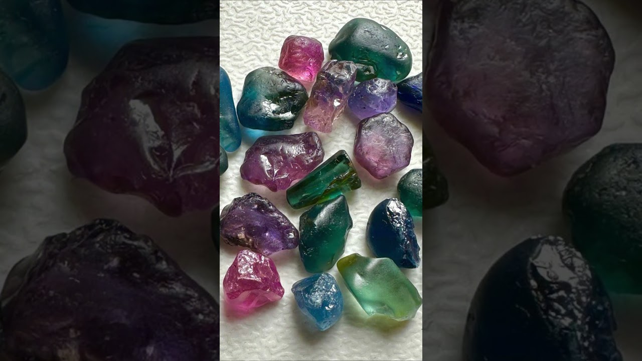 Essa é a safira ela é o rubi são o mesmo mineral !!!