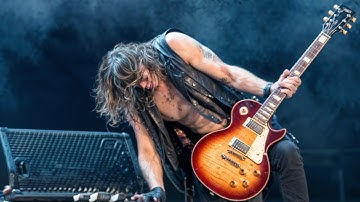 10 Musicians Who Tragically Died LIVE on Stage!